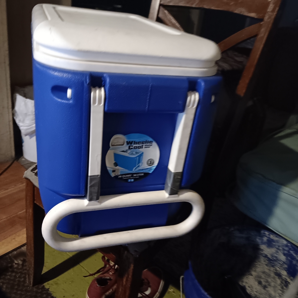 Igloo Blue and White Wheelie Cooler